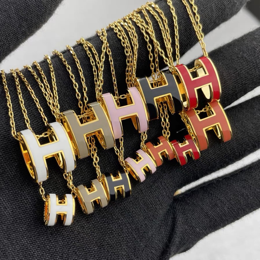 V Gold High Version Clavicle Chain H Enamel Letter designer Necklace Women necklace Oval Rose Gold titanium Stainless Designer jewelry Pendant Necklaces