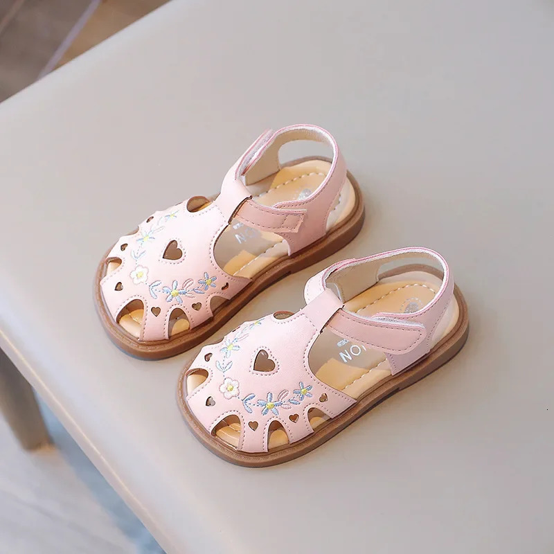 Sweet Little Girl Sandals Summer Kids Princess Embroidery Flower Flat Sandals Fashion Elegant Children Causal Cut-outs Shoes 250210 z2507083L6F