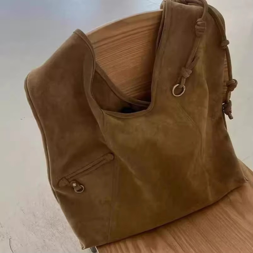 Suede Hasp 2025 Quality Autumn Designer Tote Solid Color High Beauty Handbag Soft Simple Fashion Shoulder Bag