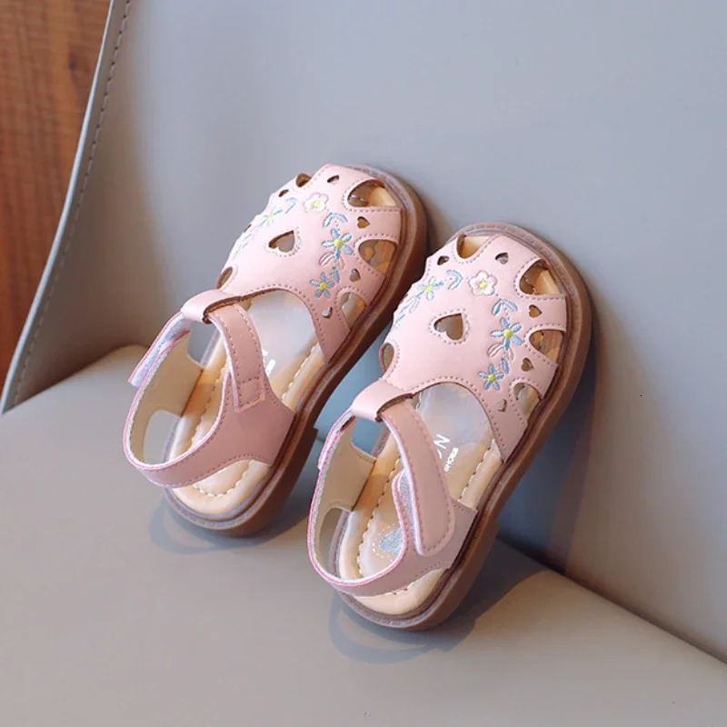 Sweet Little Girl Sandals Summer Kids Princess Embroidery Flower Flat Sandals Fashion Elegant Children Causal Cut-outs Shoes 250210 z2507083L6F
