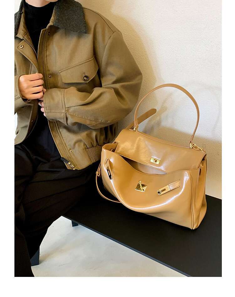Women's Bags New Year's Gift Women's Series Oil Wax Soft Leather Commuter Handbag Large Capacity High Knowledge Tote Bag