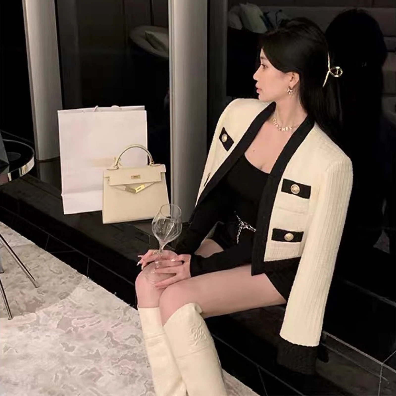 Womens Small Fragrance Wind Tweed Coat Stylish V-Neck Casual Blazer Long Sleeve Cropped Jacket Elegant Female Outwear Spring 250208