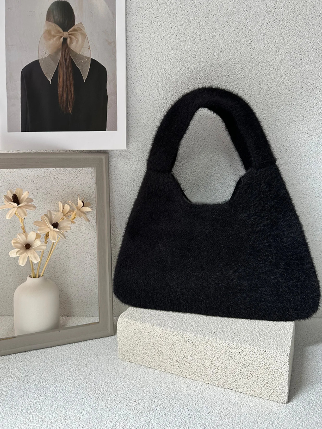 Autumn and winter fashion colorful plush tote bags fashion chain horizontal bags womens simple fluffy pouch wallets are suita 250207