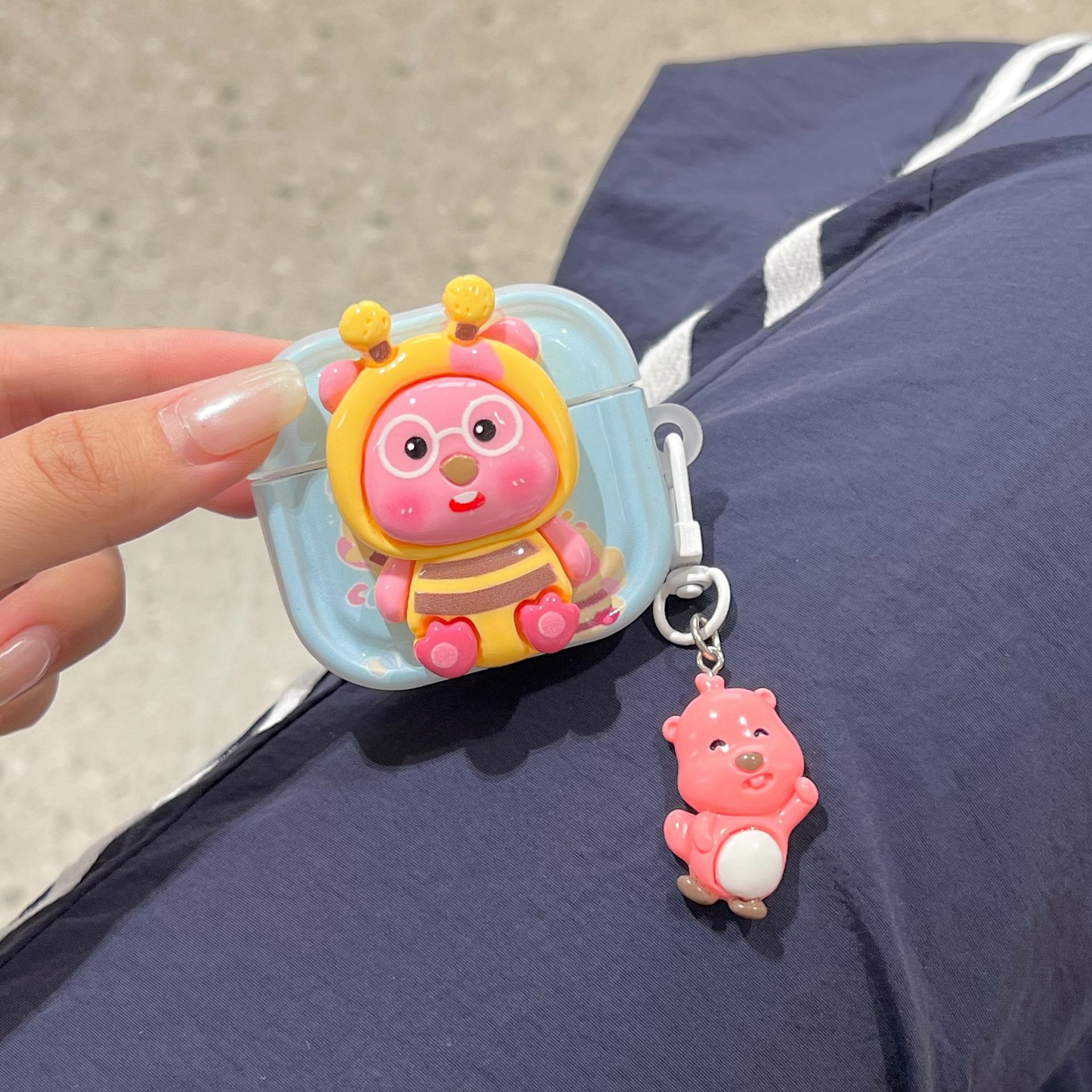 Bee Loopy is suitable for Pro2 and Pro3 protective cases, Apple earphones, and Airpod2 protective cases