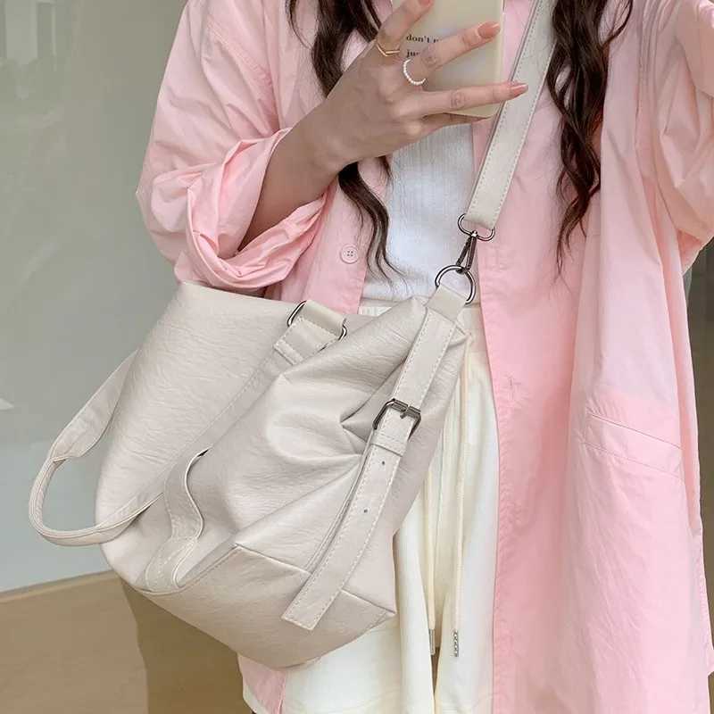 Casual PU Leather Womens s Simple High-capacity Shoulder Bags Solid Color Crossbody Bags Travel Luggage Ladies HandbagsC250210