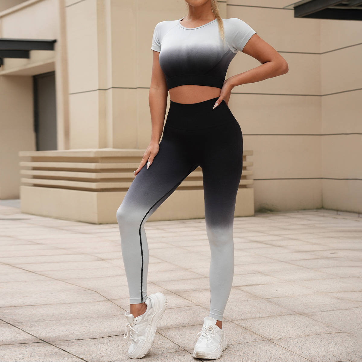 High quality women's slim fitting gradient hanging dye short sleeved pants yoga set outdoor running sports versatile fitness suit
