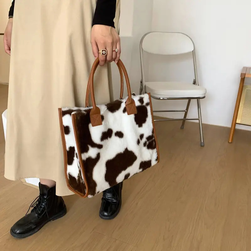 Plush cow pattern handbag Womens large capacity autumn winter fashionable plush shoulder bag college student tote bag 250207