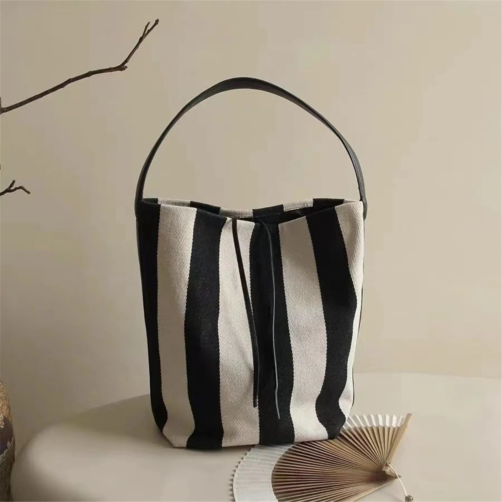 Fashion Wide Stripe Canvas Bucket Bag Womens Large Capacity Commuting Shoulder Bag Casual Versatil Shopping Handbag 250207