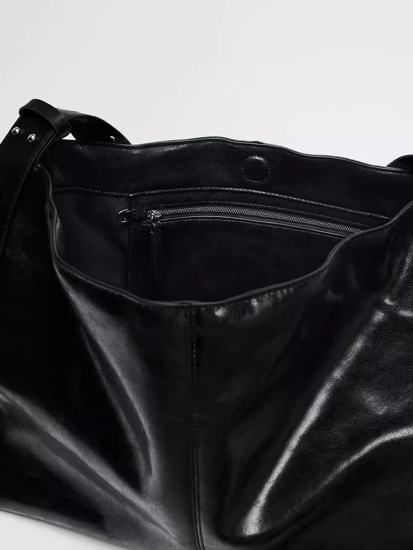 New Black Large Capacity Commuter Leisure Single Shoulder Soft Leather Diagonal Cross Tote Bag for Autumn and Winter