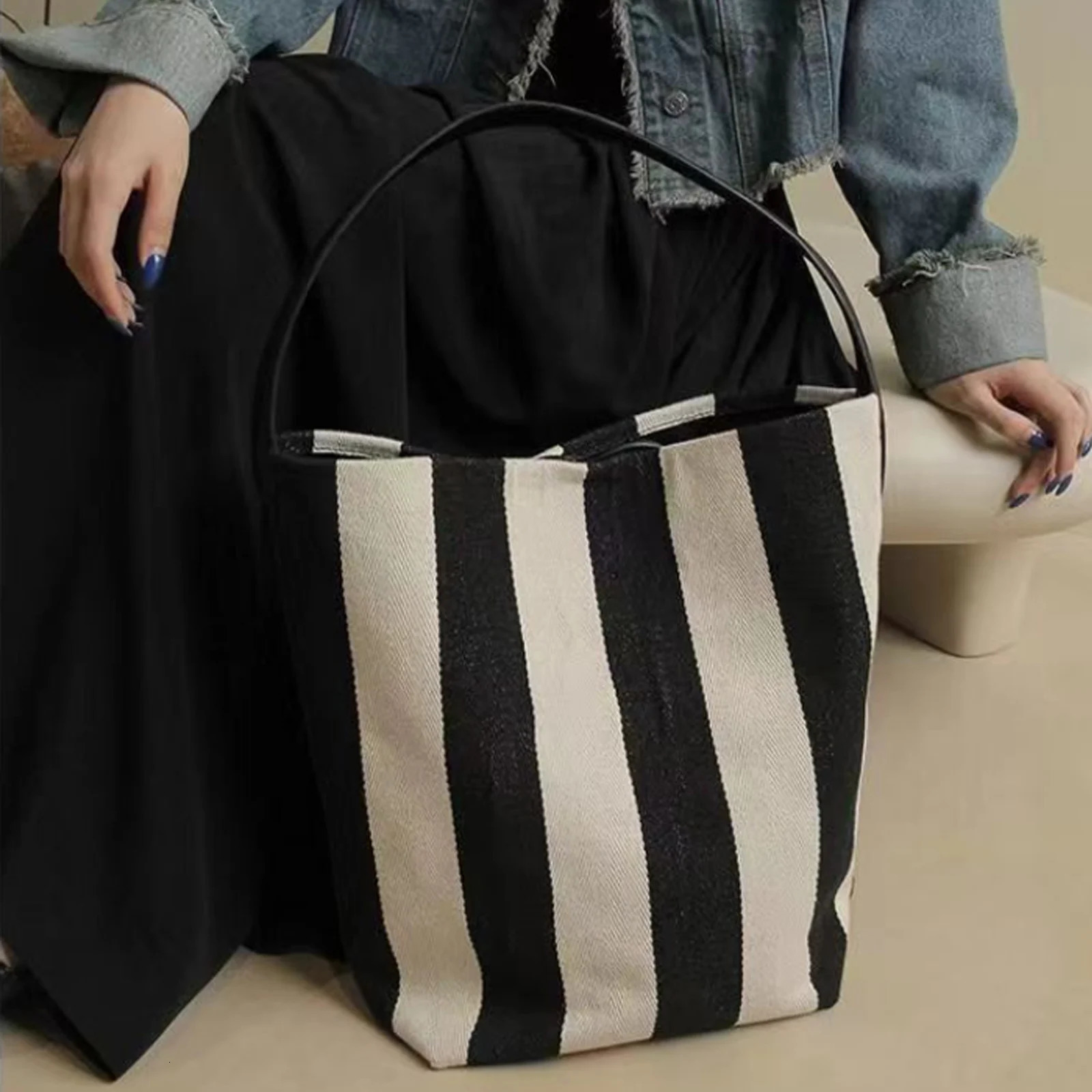 Fashion Wide Stripe Canvas Bucket Bag Womens Large Capacity Commuting Shoulder Bag Casual Versatil Shopping Handbag 250207