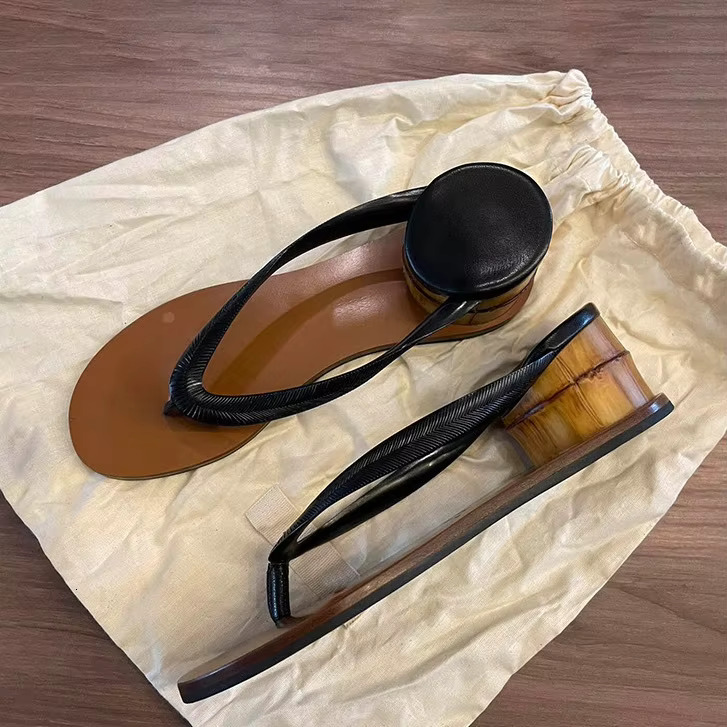 Women's Summer Flat Bottomed Flip ps Raised Height Inside and French Style Sandals with Toe Clips for External Wear