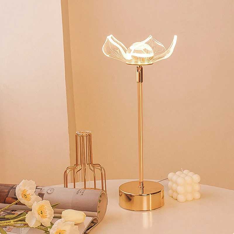 Table Lamp Retro Gold Acrylic Butterfly LED Desk Lamp Hotel Villa Art Decor LED Table Light Living Room Bedside LED Night Lights Z250211