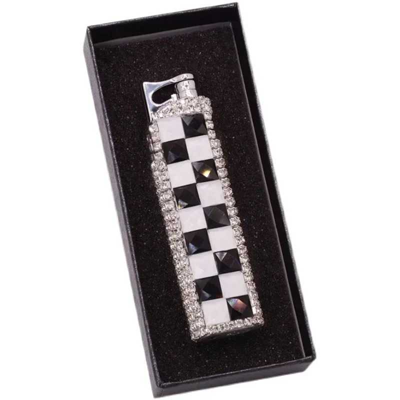 New Womens Butane Lighter Set with Diamond Creative Powder Flame Direct Charge Cool Lighter Cigarette AccessoriesT250211