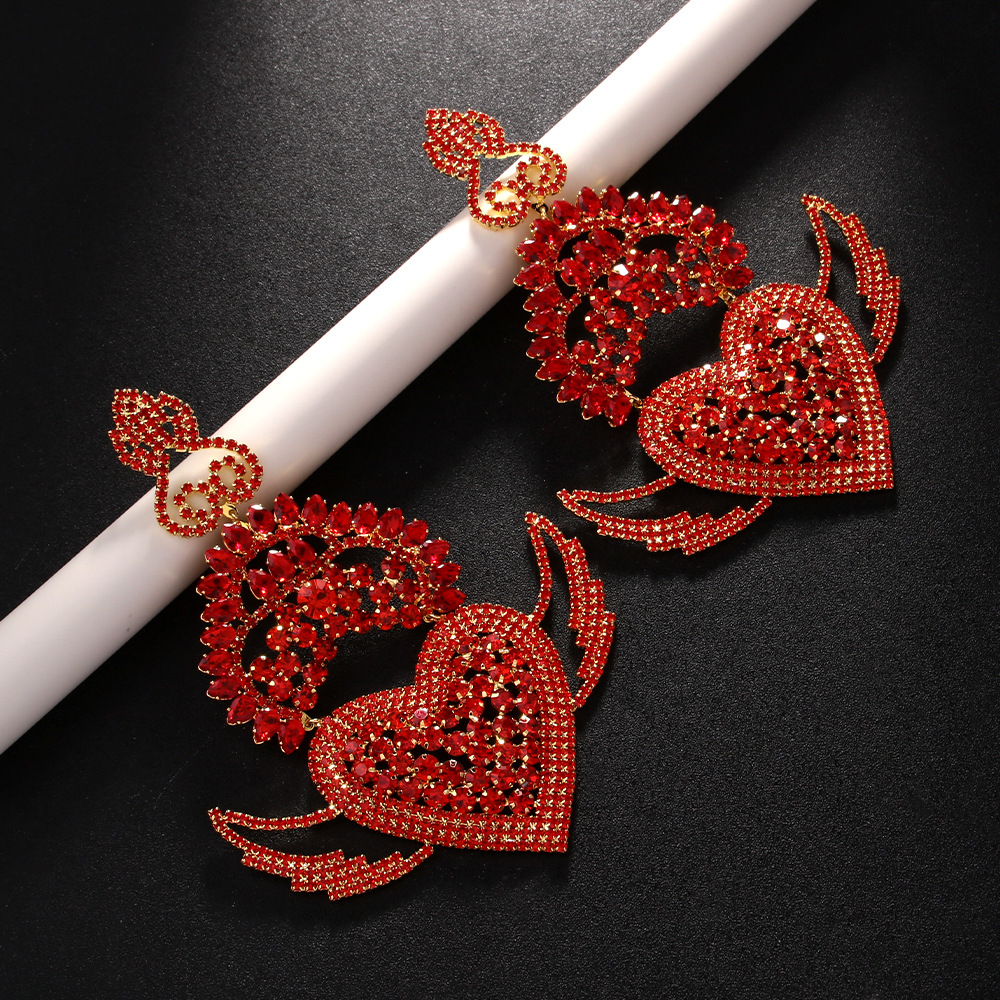 Exaggerated Angel Wing Heart Earrings with Sparkling Rhinestones Statement Ear Drops for Queens Banquet Accessories