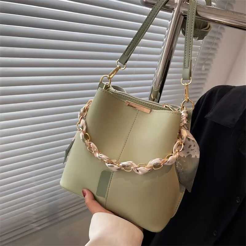 New autumn and winter high-quality womens cross shaped Fi casual underwear shoulder casual bucket bagXJ250412