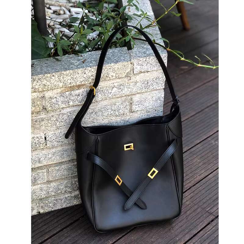 Women's Bags Women's genuine leather handbag commuting large capacity bucket bag, niche high-end texture single shoulder armpit bag, crossbo