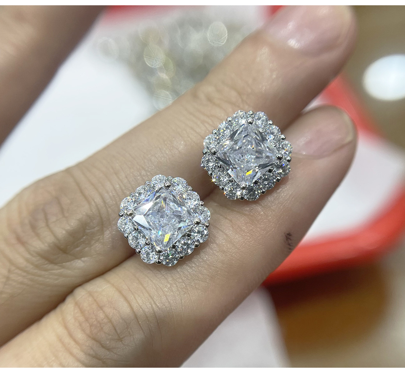 2025 Sparkling Stud Earrings Luxury Jewelry 925 Sterling Silver Princess Cut Lab Yellow Moissanite Diamond Party Lady Women Wedding Flower Earring Gif