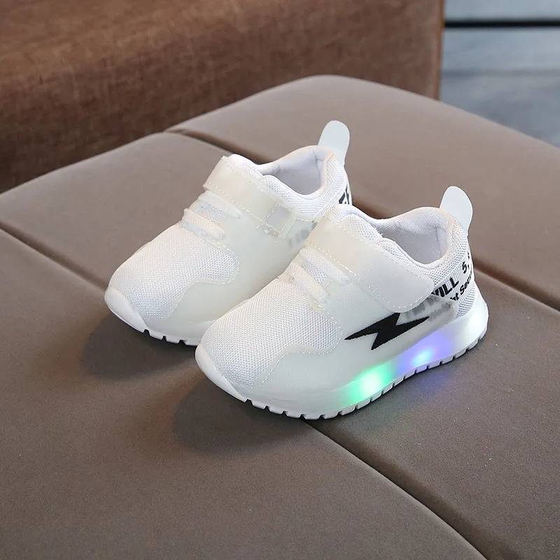 Childrens Luminous Shoes Boys And Girls Shining Light Mesh Sneakers Little Kids Glowing Sneakers Childrens LED Light Up Shoes 250117