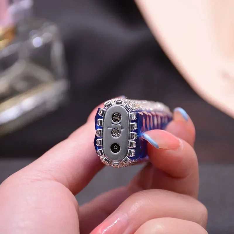 New Womens Butane Lighter Set with Diamond Creative Powder Flame Direct Charge Cool Lighter Cigarette AccessoriesT250211