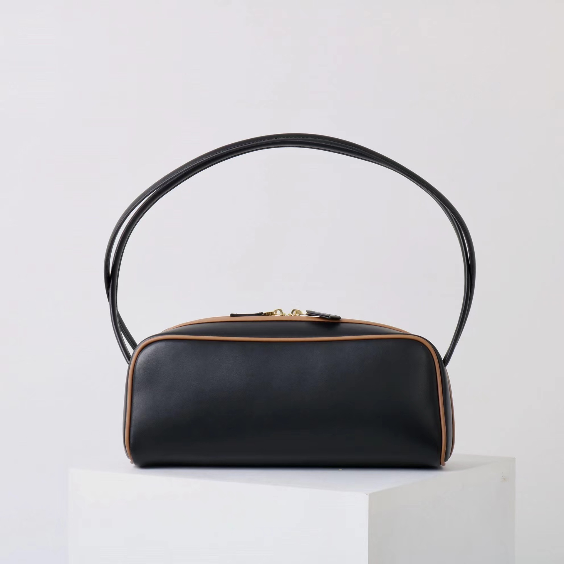 Bag 2025 Spring New Leather Handheld Bowling For Women, Super Hot, Color Contrasting, High Grade, Single Shoulder Commuter Underarm Bag