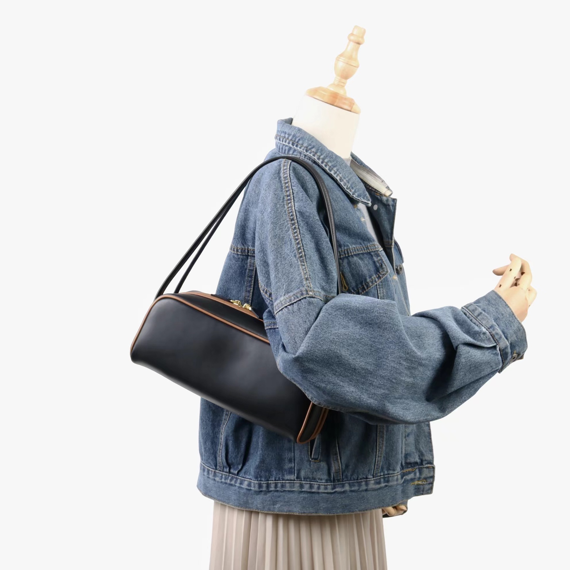 Bag 2025 Spring New Leather Handheld Bowling For Women, Super Hot, Color Contrasting, High Grade, Single Shoulder Commuter Underarm Bag