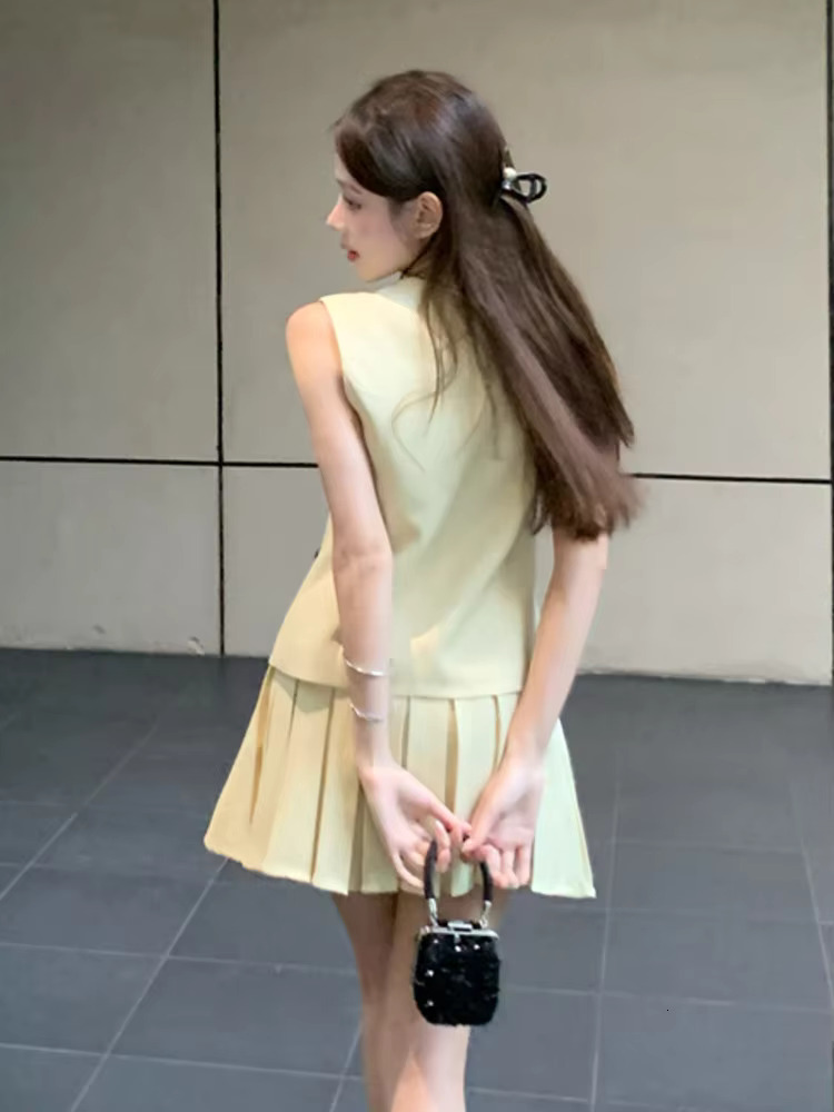 High Quality Korean Elegant Fashion OL 2 Set Women Blazer Vest Top + Pleated Skirt Two Piece Suits Small Fragrance Outfit