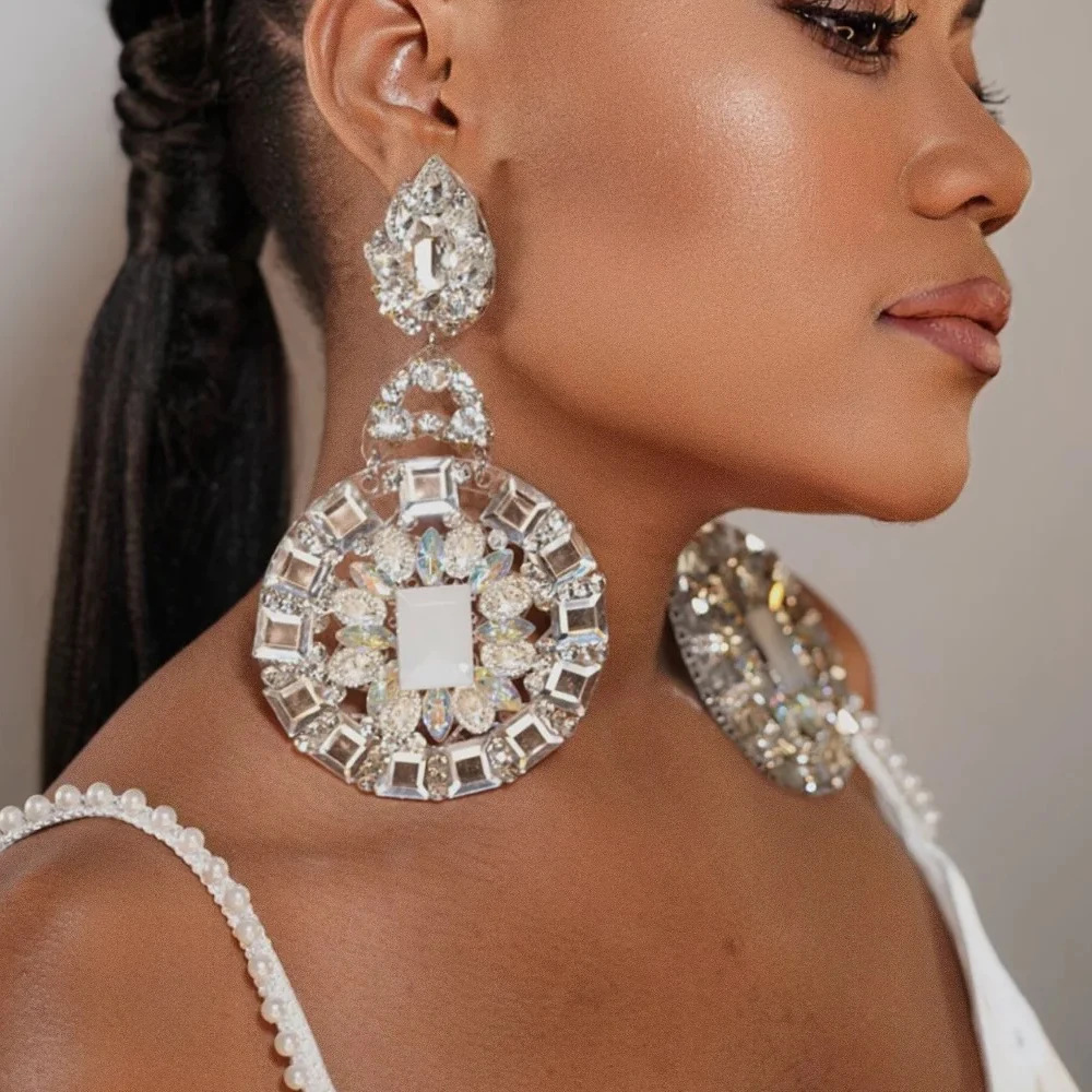 Exaggerated Earrings 2PCS/LOT Round Earrings with Exaggerated Rhinestones High-End Stage Accessories for Women