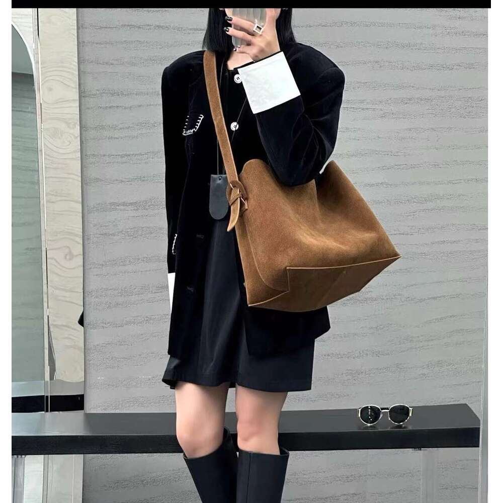 Women's Bags Genuine leather Maillard bag, women's bag, frosted cowhide commuting shoulder bag, underarm bag, large capacity tote bag