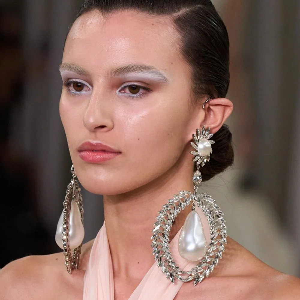 Exaggerated Earrings 2PCS/LOT New Style Rhinestones Statement Ear Drops for Queens Banquet Accessories