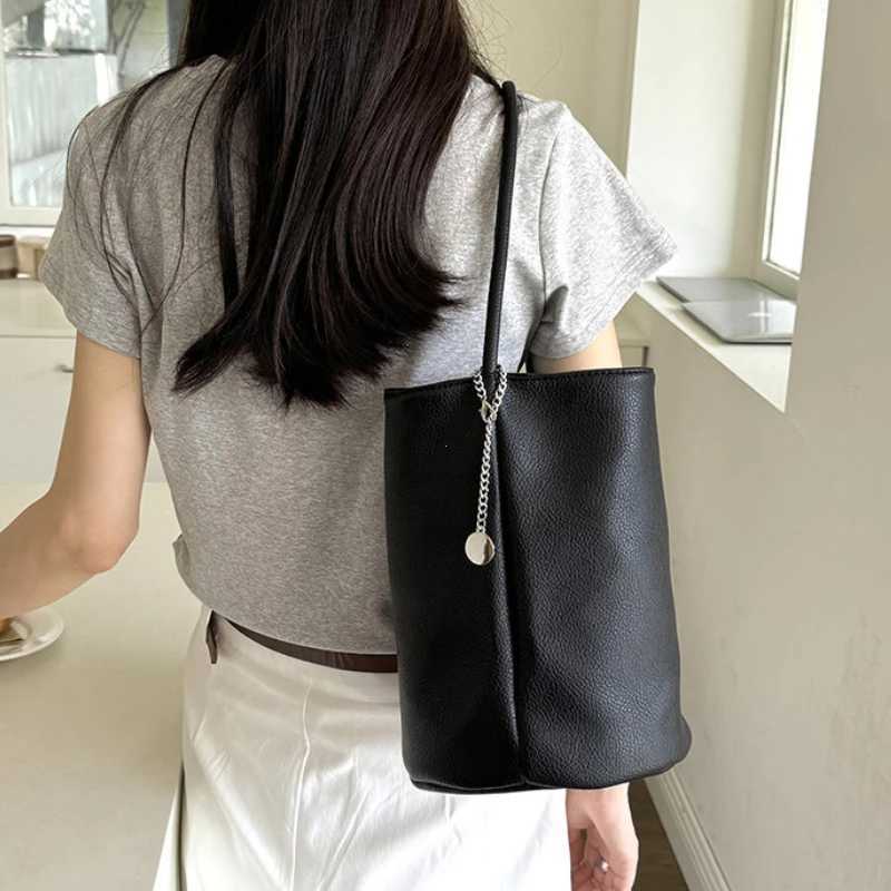 Homemade Bag Womens 2025 New Soft Leather Portable Bucket Bag All Mah Commuter Shoulder Underarm Bag Wallet and HandbagXJ250412