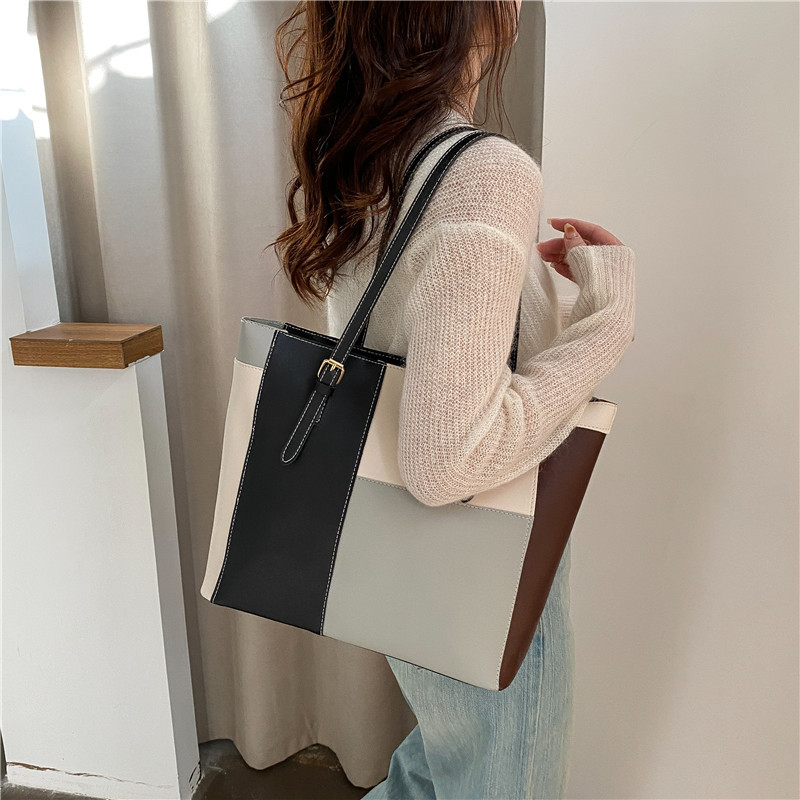 Versatile New Traveler's Tote: Multi-Purpose Large Arm Crossbody Pouch