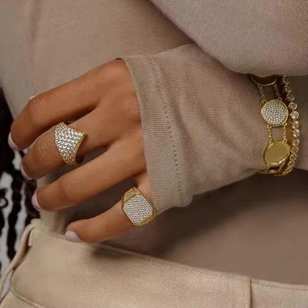 2025 Micro Pave 5A Cubic Zirconia Ice Out Ring Prong Setting CZ Bling Women Men Wedding Engagement Rings