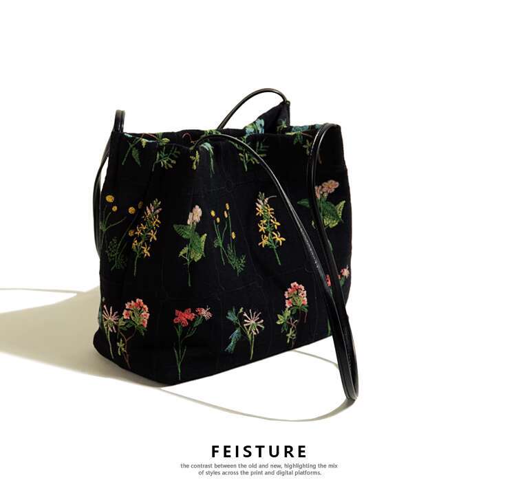 Women's Bags Large capacity bag, women's versatile new canvas bag, casual shoulder bag, high-end feel, classroom guide