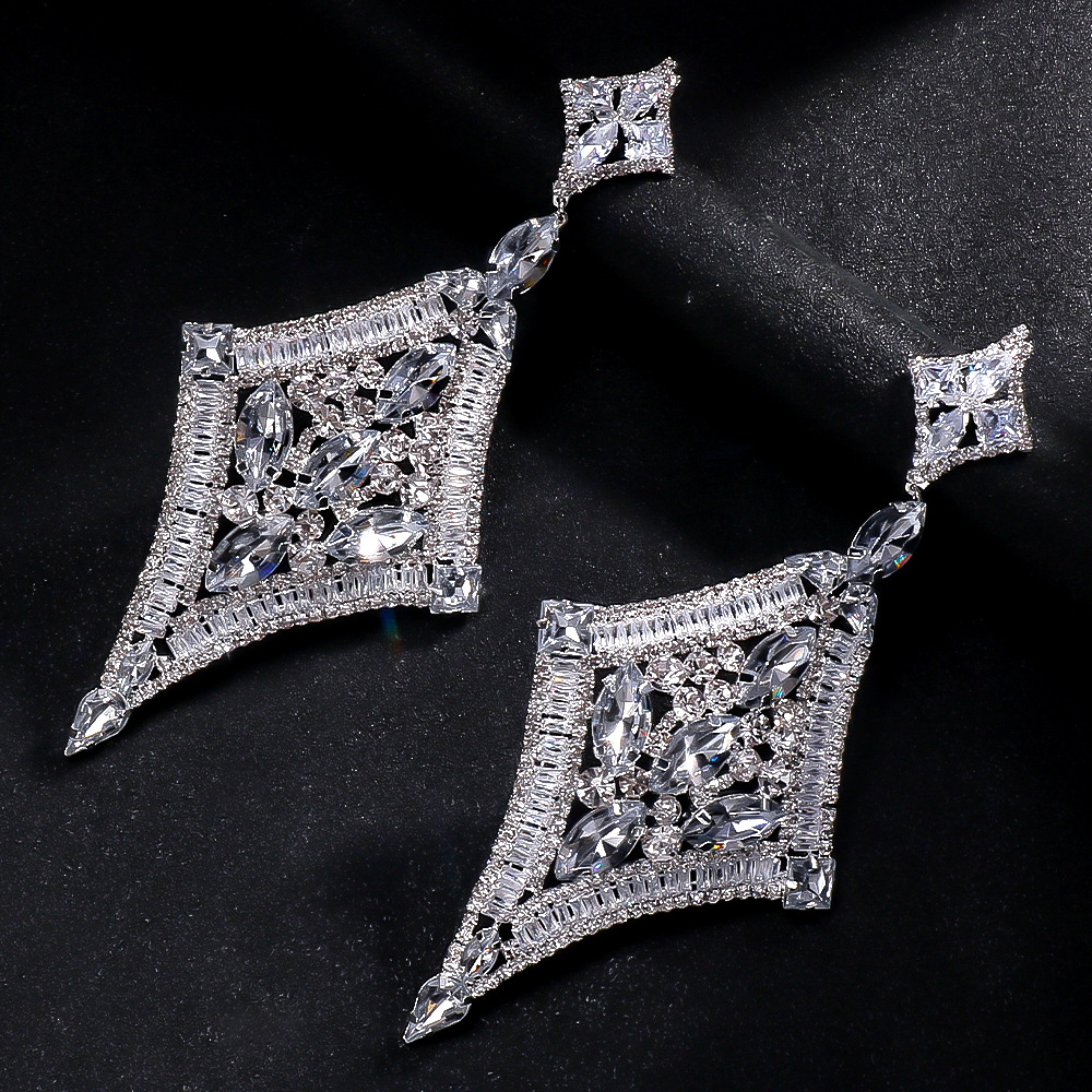 Exaggerated Earrings 2PCS/LOT Diamond shaped Earrings with Exaggerated Rhinestones Stage Accessories for Women