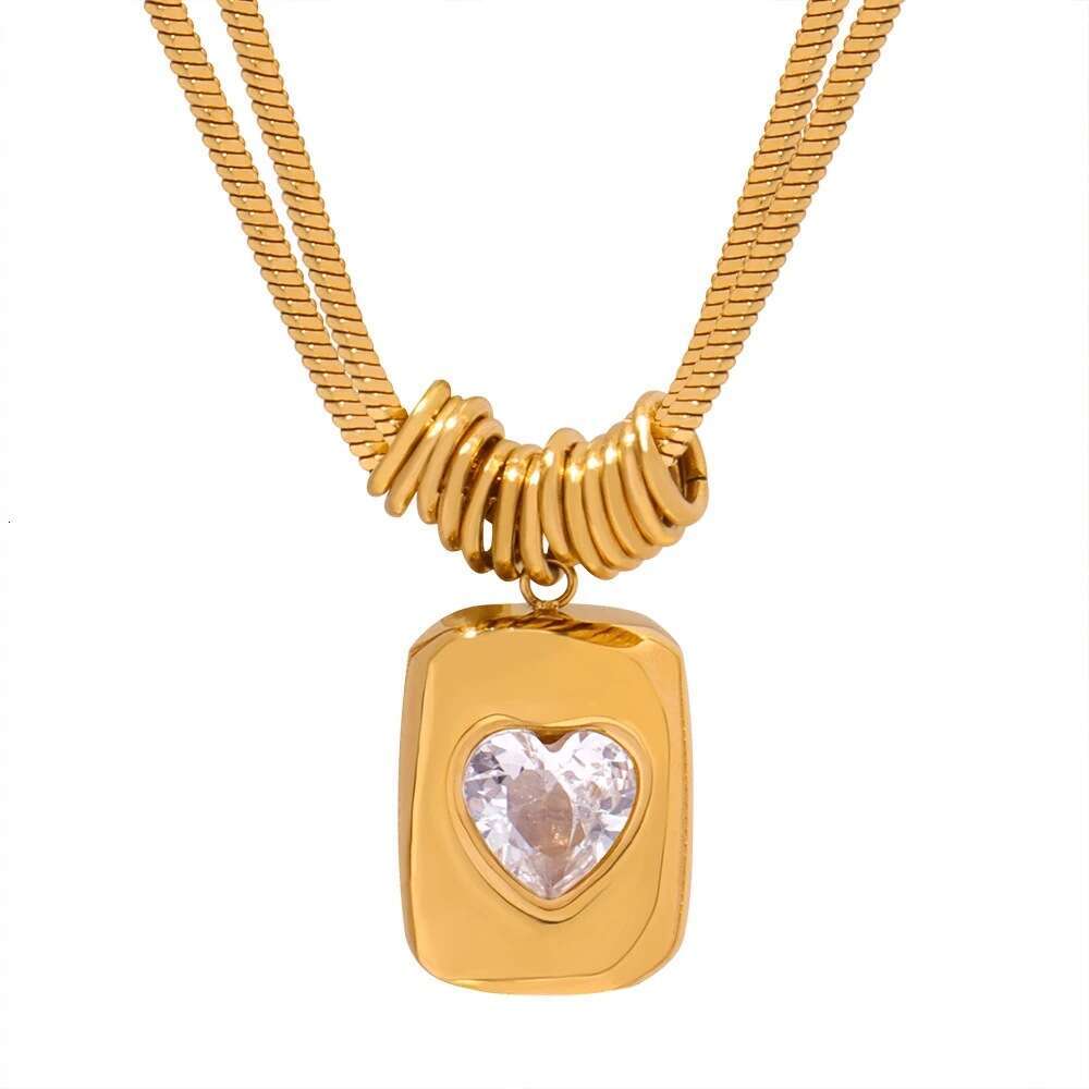 Hot Designer Necklace For Women Moissanite pendant Chain Fashionable and niche stainless steel gold geometric peach heart pendant necklace Light Luxur