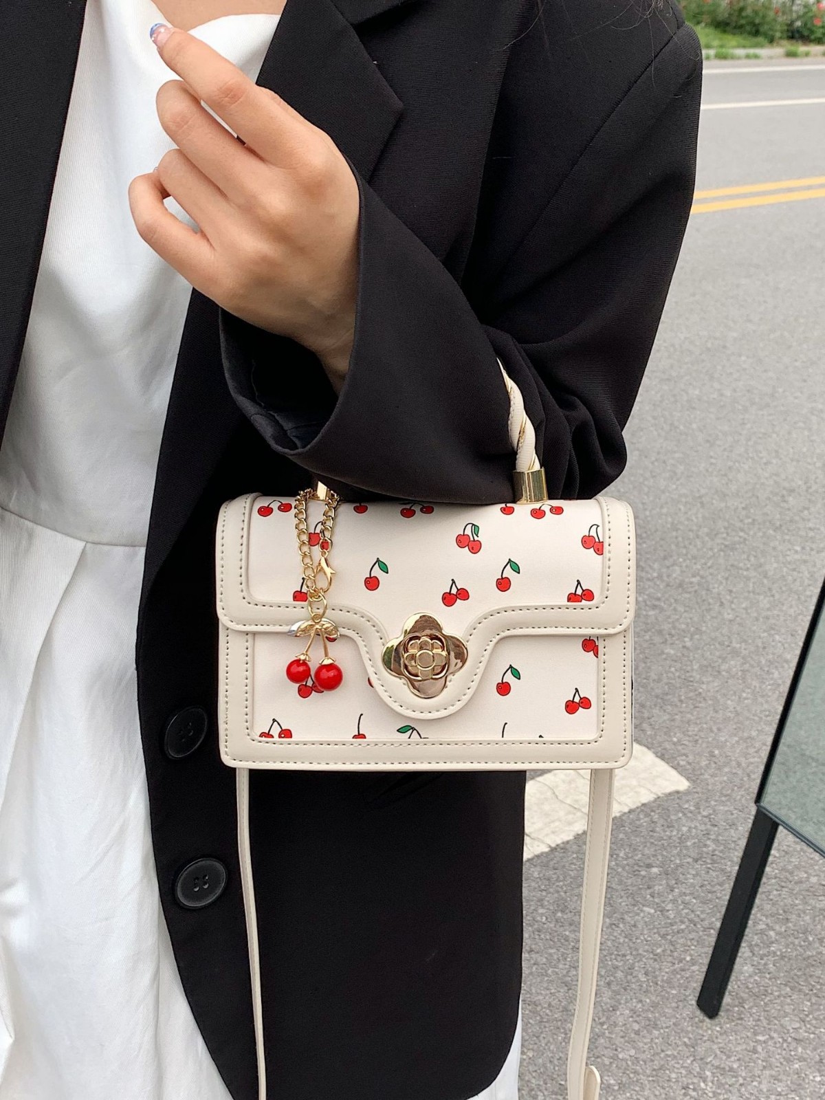 Foreign trade 2025 new lovely cherry print crossbody bag twist hand-held small square bag color contrast design small bag woman