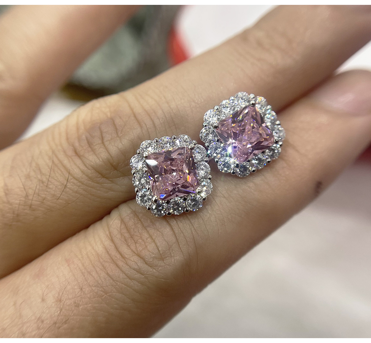 2025 Sparkling Stud Earrings Luxury Jewelry 925 Sterling Silver Princess Cut Lab Yellow Moissanite Diamond Party Lady Women Wedding Flower Earring Gif