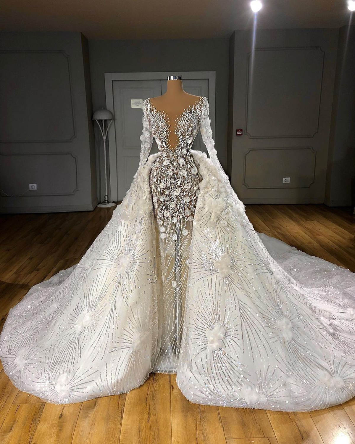 Plus Size Glamorous Mermaid Wedding Dress Beaded Crystals Pearls Sheer V Neck Sparkly Bridal Gowns Dresses Customized