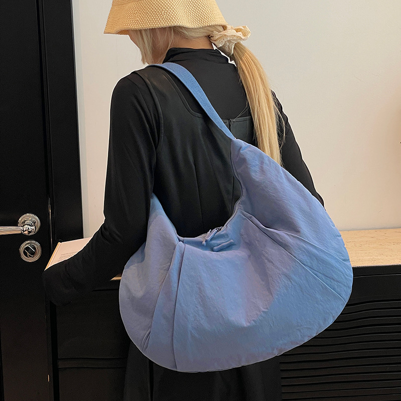 New Korean women's crescent bag croissant single shoulder sports fitness dumpling bag 2025