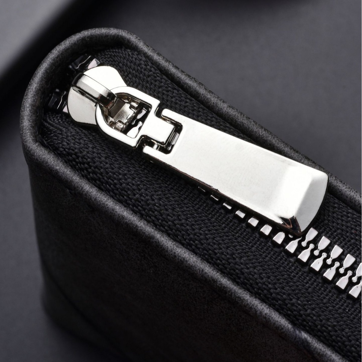 New 2025 men's wallet short zipper bag with large capacity, multiple card slots, small carrying bag, business coin purse swissmilitary swissmilit