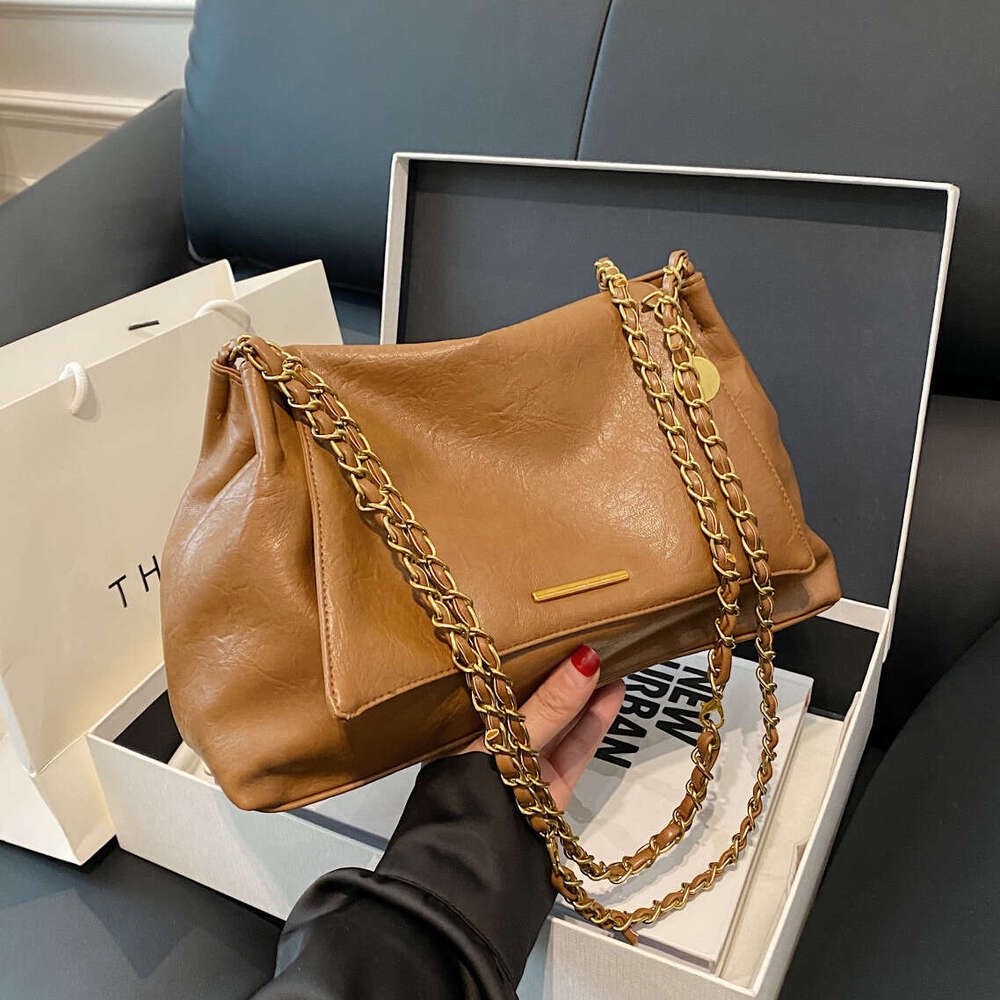 New high-end large capacity for women 2025 new single shoulder tote versatile trendy chain commuting bag