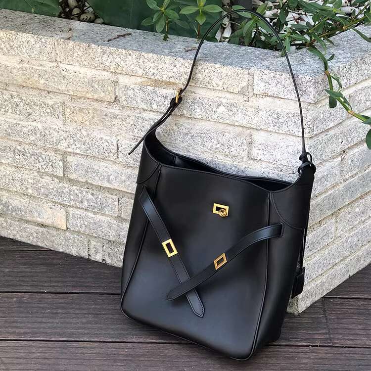 Women's Bags Women's genuine leather handbag commuting large capacity bucket bag, niche high-end texture single shoulder armpit bag, crossbo