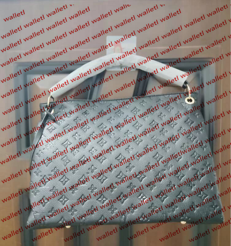Designer Embossed black Flower Large Capacity Tote Fashion Femme eviution Women Shoulder Bags Messenger Handbag Purse Female backpack Shopping Bag 66