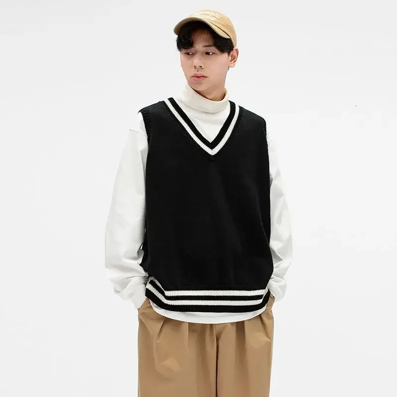 Mens knitted vest V-neck sweater mens casual retro er open street clothing vest Y2k clothing trade 250210