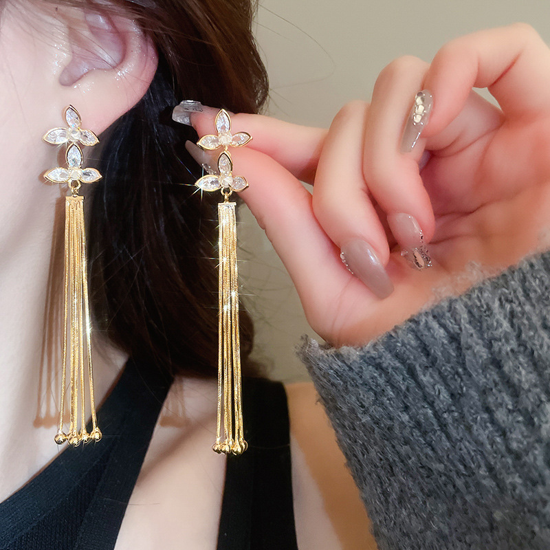 Women's Earrings 2PCS/LOT Colorful Earrings Rrhinestone Tassel Earrings Runway Accessories earrings