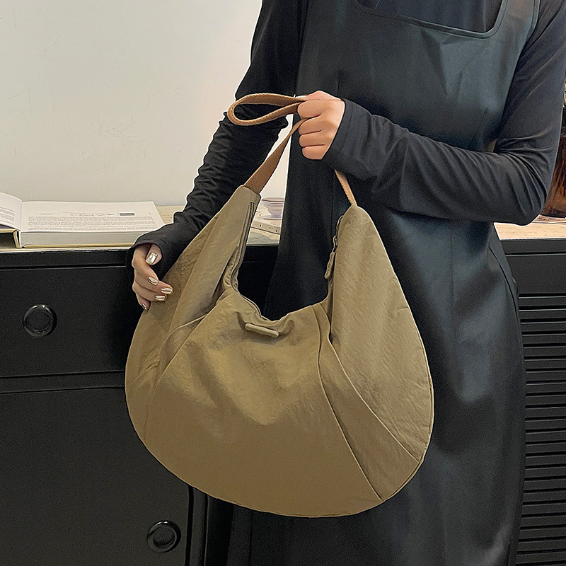 New Korean women's crescent bag croissant single shoulder sports fitness dumpling bag 2025