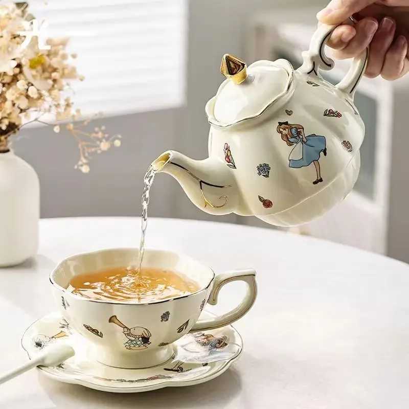 Cups Saucers Mother and Child Pot Alice in Wonderland Ceramic Tea Set with Teapot and Matching Cups Tea Party Set with Cute Rabbit Tea Pot CL250211