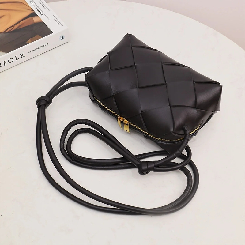 designer bag 2024 summer versatile handmade genuine leather woven niche high-quality cowhide diamond grid bag, single shoulder crossbody bag for women