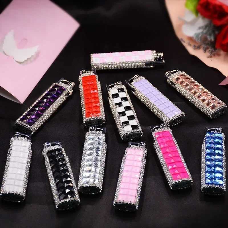New Womens Butane Lighter Set with Diamond Creative Powder Flame Direct Charge Cool Lighter Cigarette AccessoriesT250211