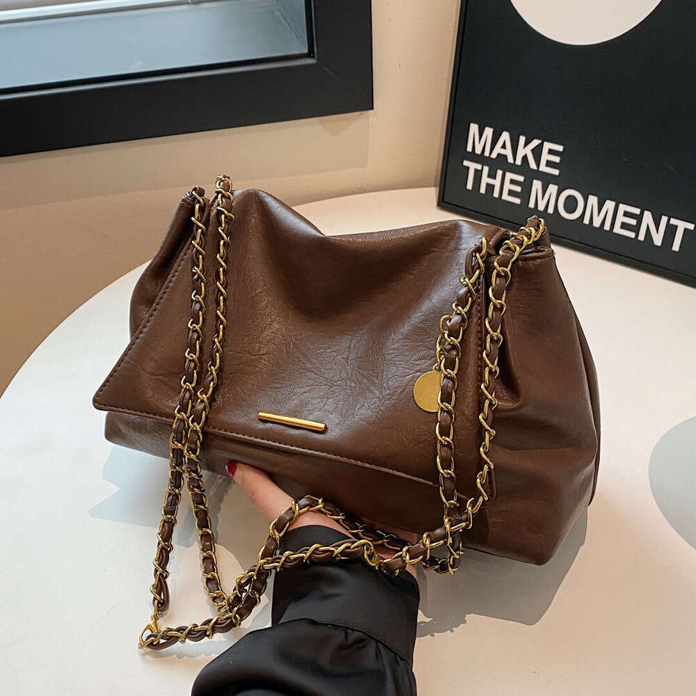 New high-end large capacity for women 2025 new single shoulder tote versatile trendy chain commuting bag